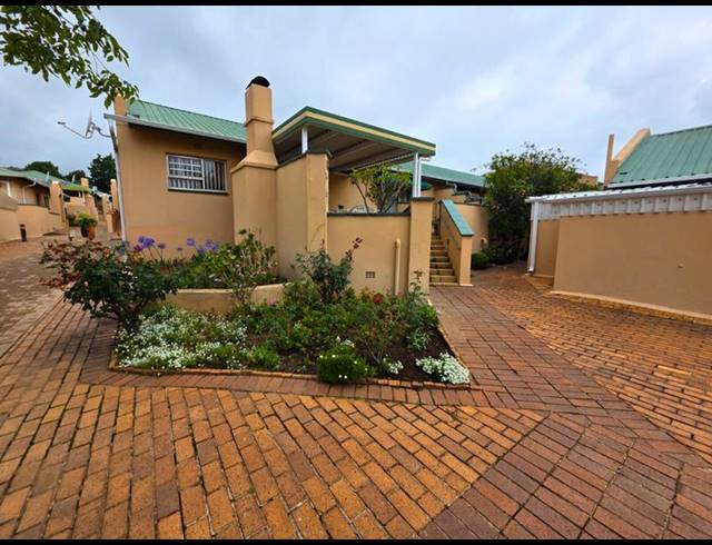 2 BEDROOM TOWNHOUSE FOR SALE IN TERENURE